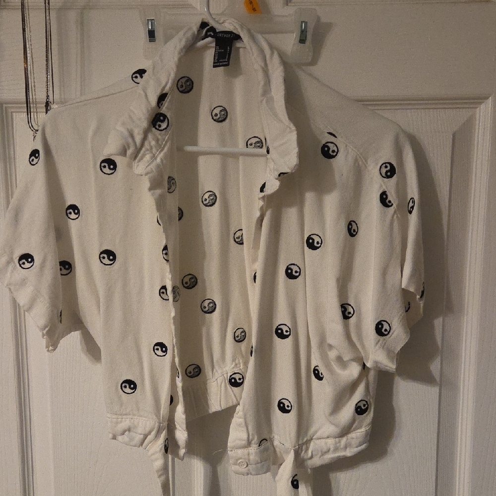 Forever 21 White Cropped Button-Up Top with Black Yin Yang Print